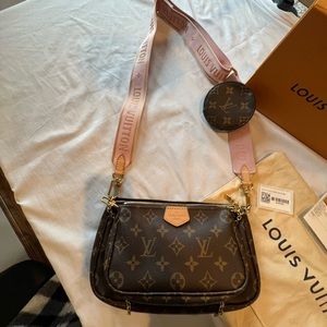 The Multi Pochette Accessoires